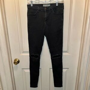 TOPSHOP Distressed Leigh Moto Jeans. Waist 28. Inseam 29.